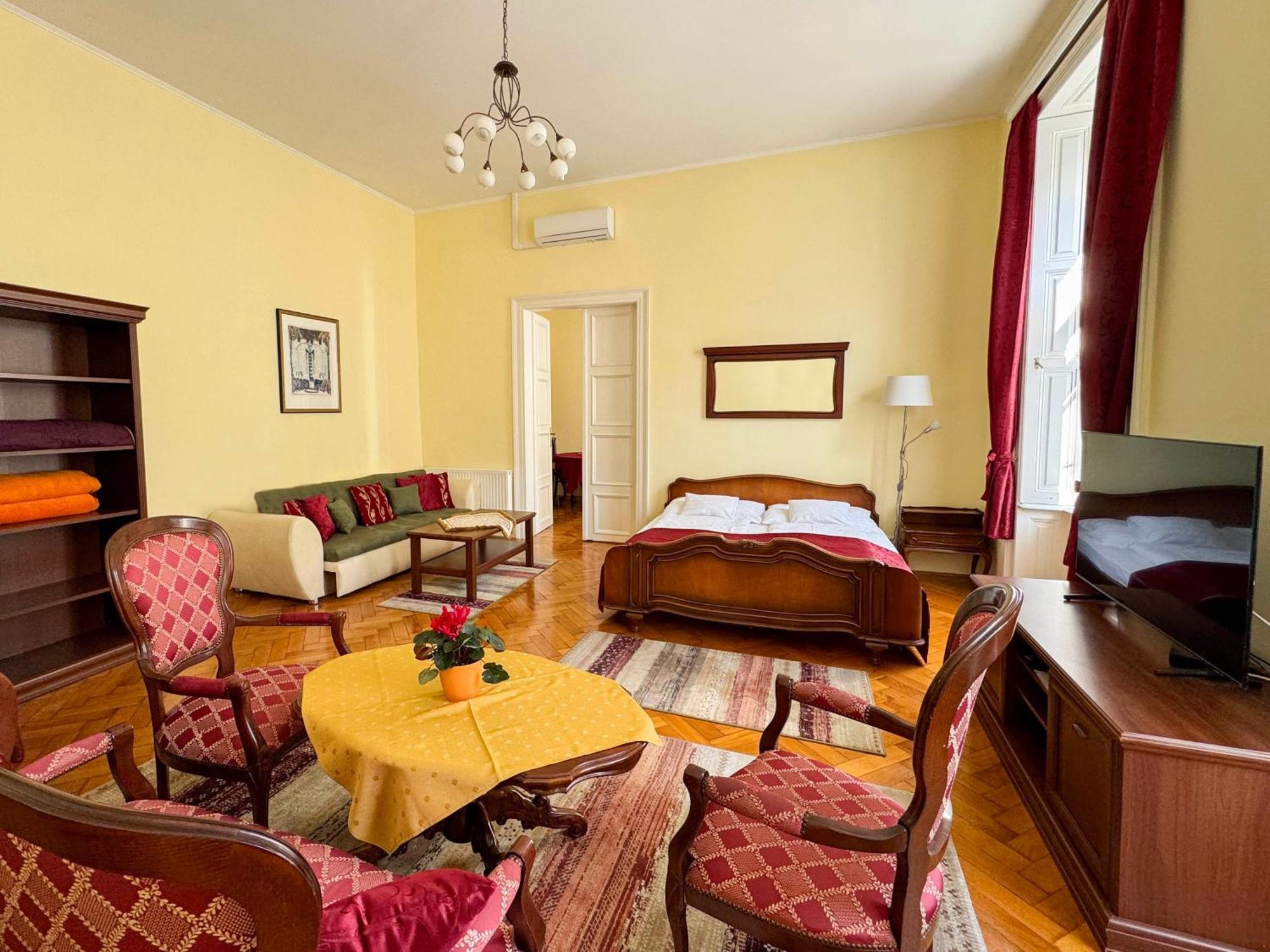 Centrum Vendégház Erlau Zimmer foto